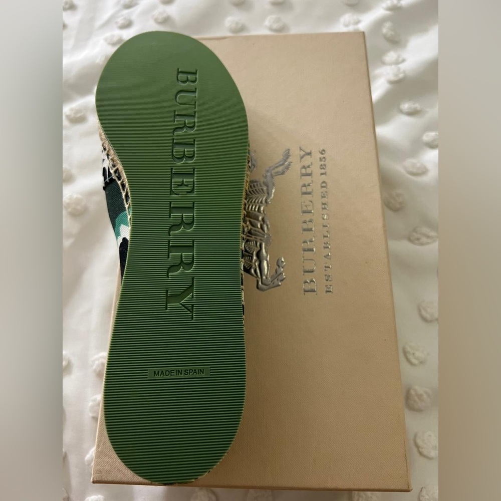 New - Picture 3 of 3